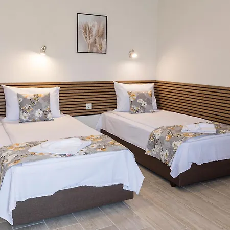 Gramatikovi بيت ضيافة بوموري