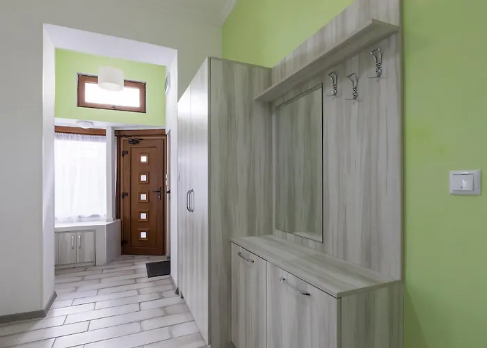 Konukevi Gramatikovi Ahyolu