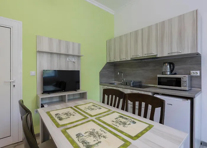 Gramatikovi Konukevi 3*