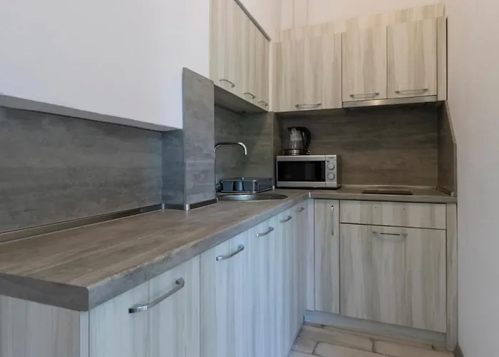 Konukevi Gramatikovi 3*