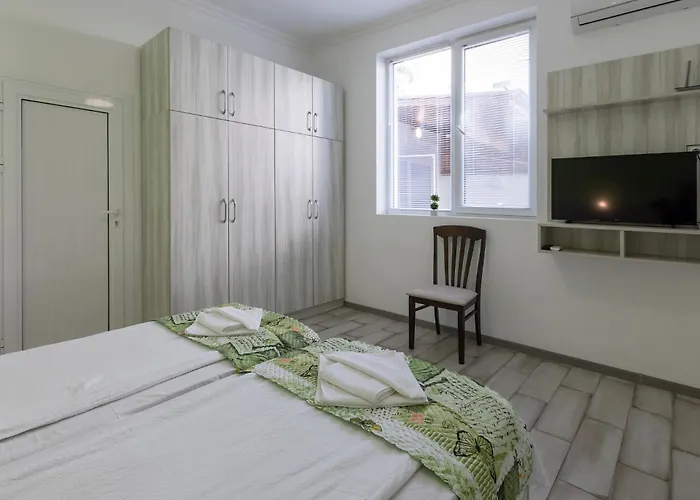 Gramatikovi Konukevi Ahyolu