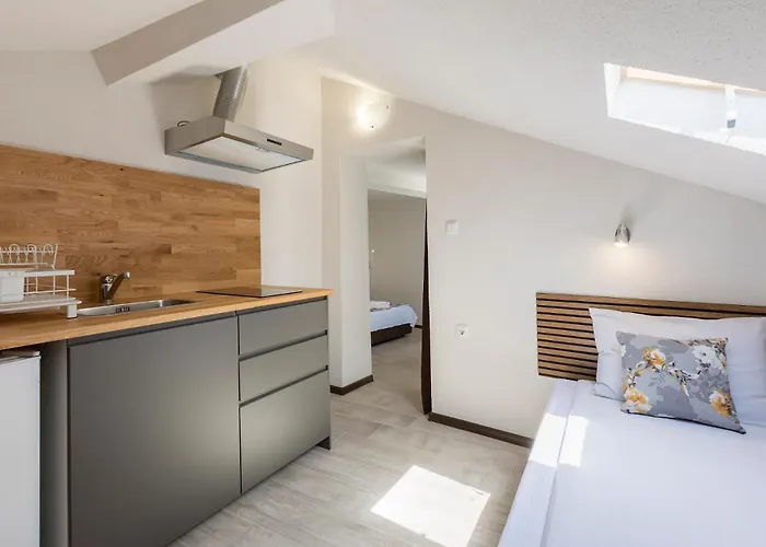 Konukevi Gramatikovi 3*